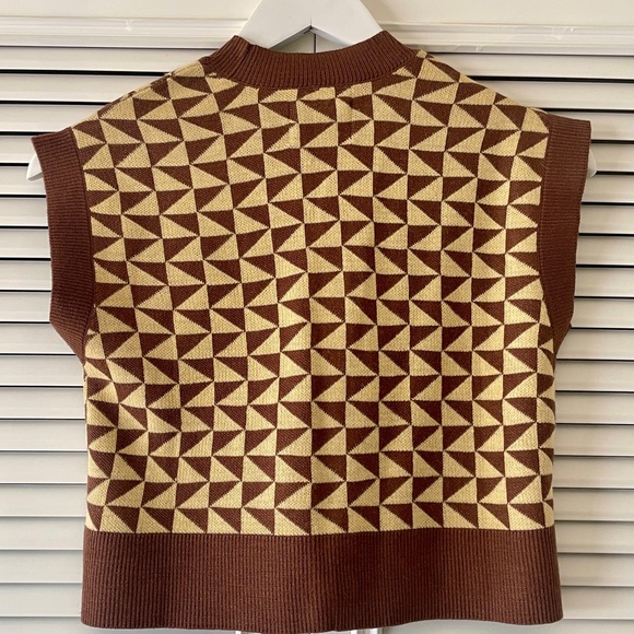 Zara Girl’s Knit Button-up Sweater Vest Geometric Print Brown/Tan SZ 6-7 - Picture 2 of 7